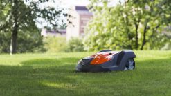 husqvarna-550-robotic-automower-installation-lawn-mowers-gardenland-power-hero